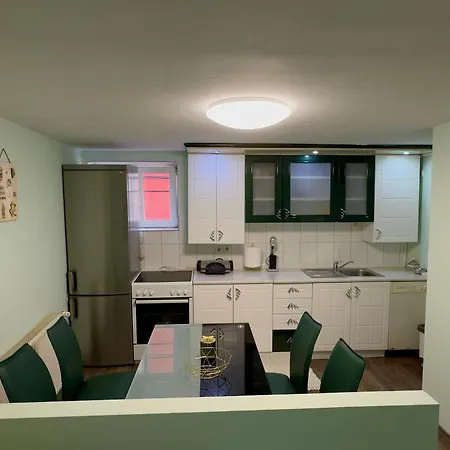 Car クラグイェヴァツ