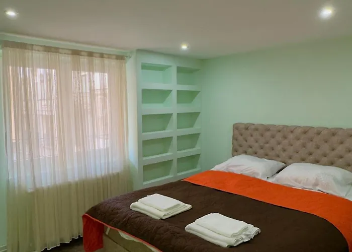 Car アパート クラグイェヴァツ